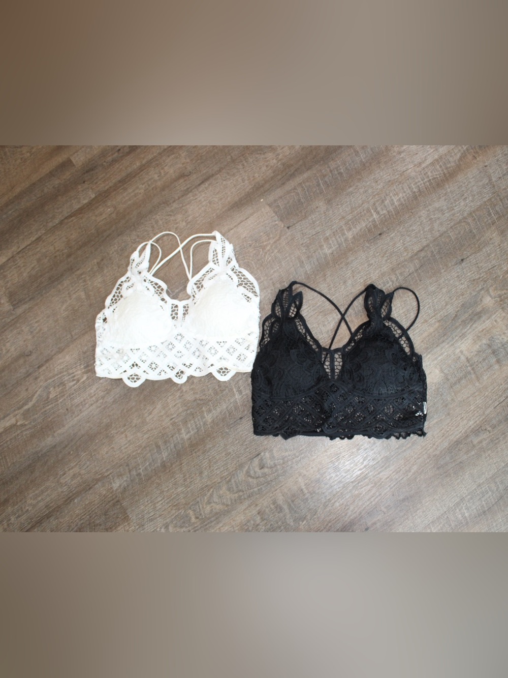 2 Lace Bralettes White & Black Strappy Racerback Padded Bralette Size Large